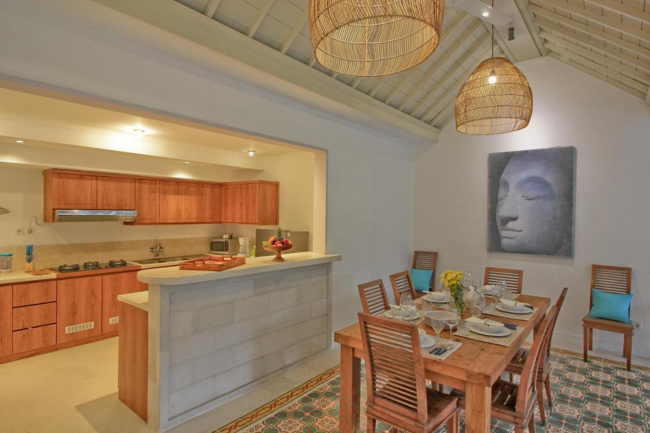 Uma Lima Villa Batu Belig - Close To The Beach Canggu  Exterior photo