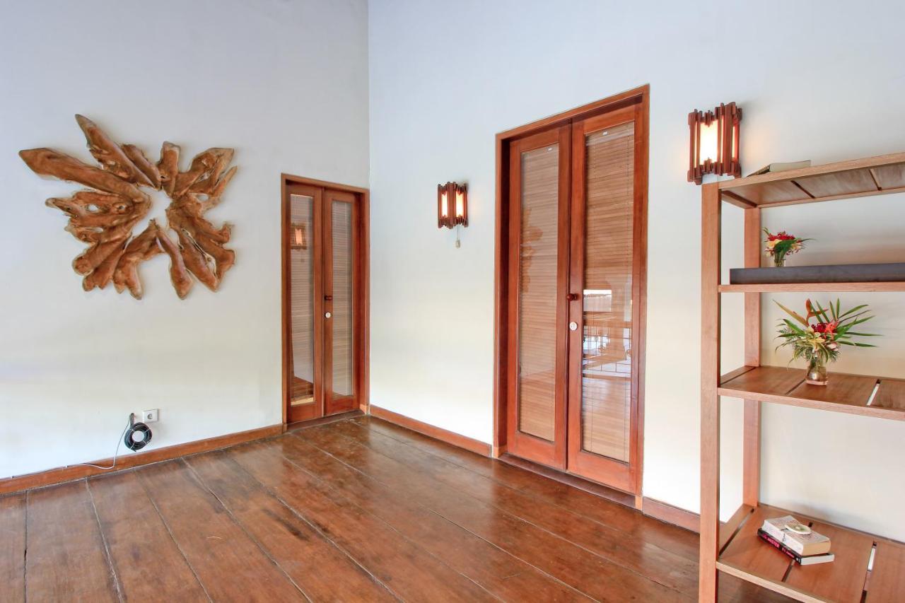 Uma Lima Villa Batu Belig - Close To The Beach Canggu  Exterior photo