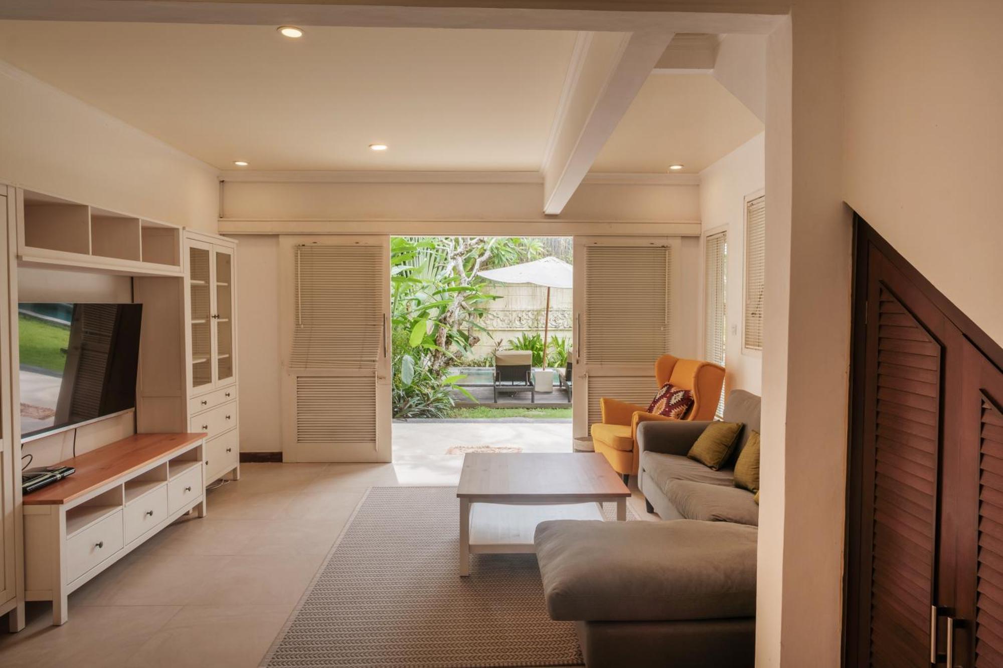 Uma Lima Villa Batu Belig - Close To The Beach Canggu  Exterior photo