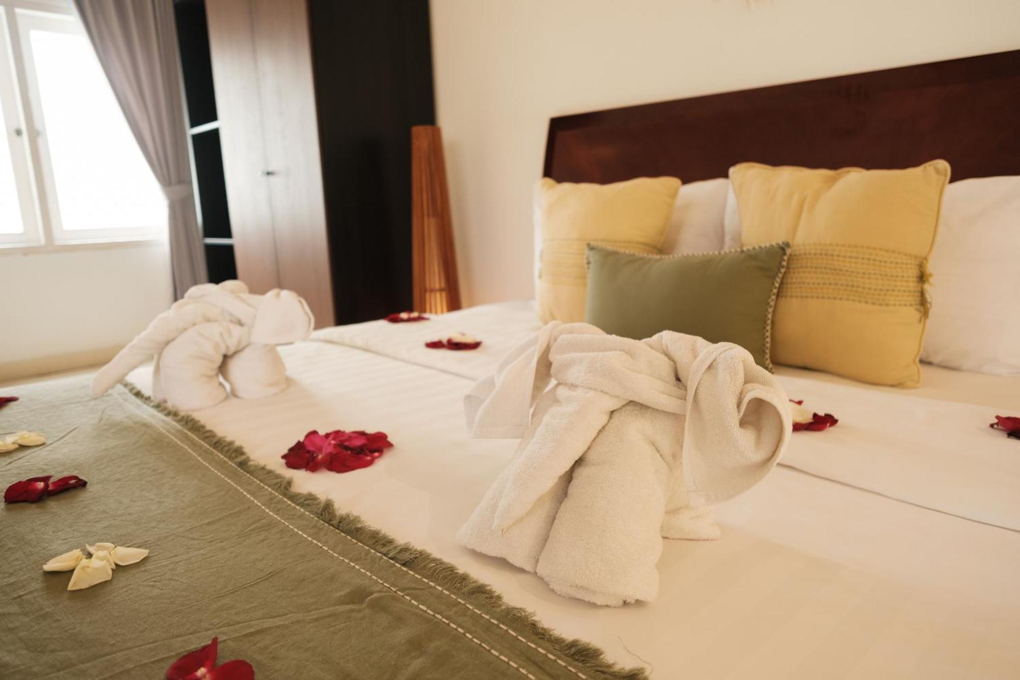 Uma Lima Villa Batu Belig - Close To The Beach Canggu  Exterior photo