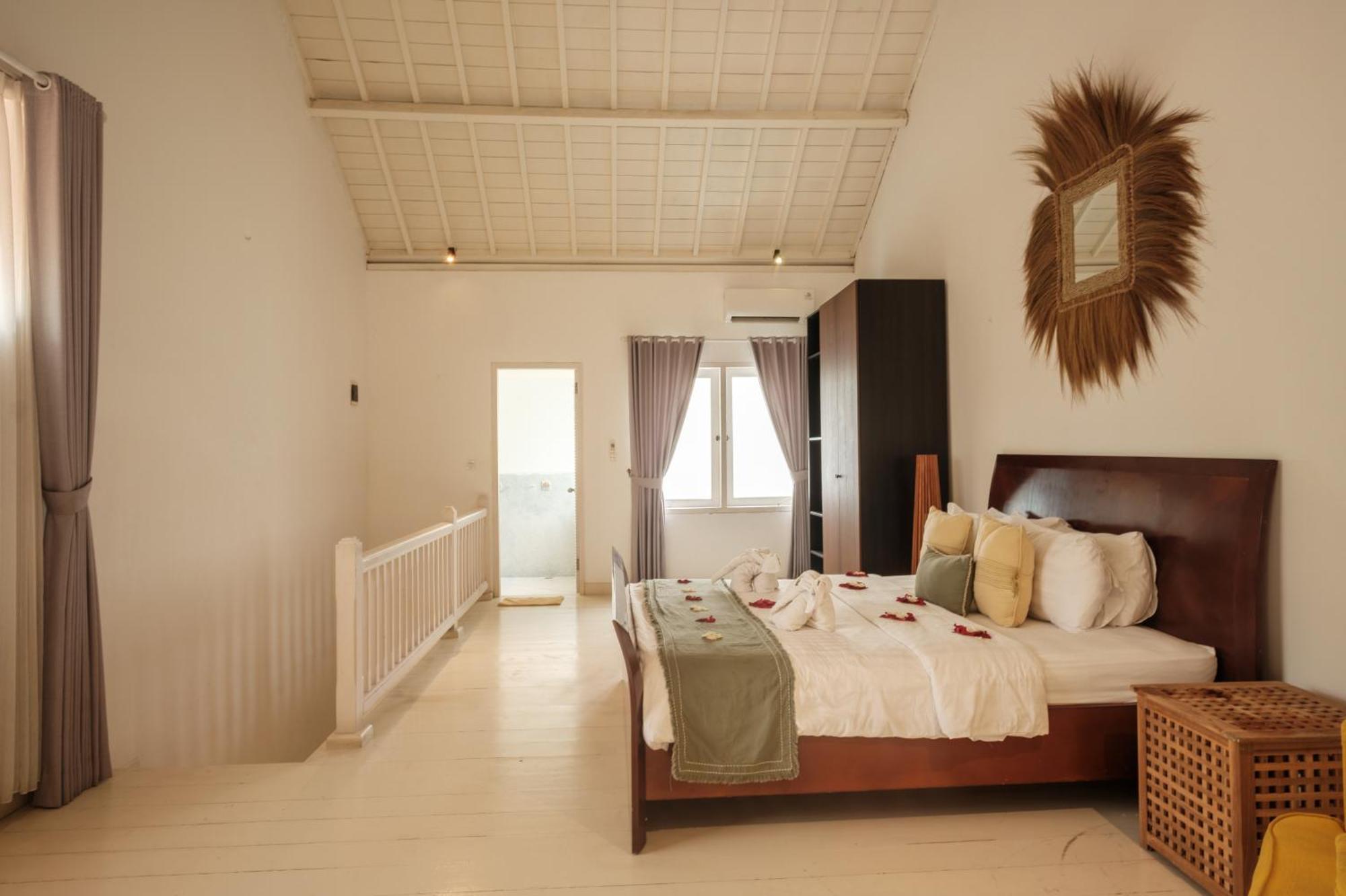 Uma Lima Villa Batu Belig - Close To The Beach Canggu  Exterior photo