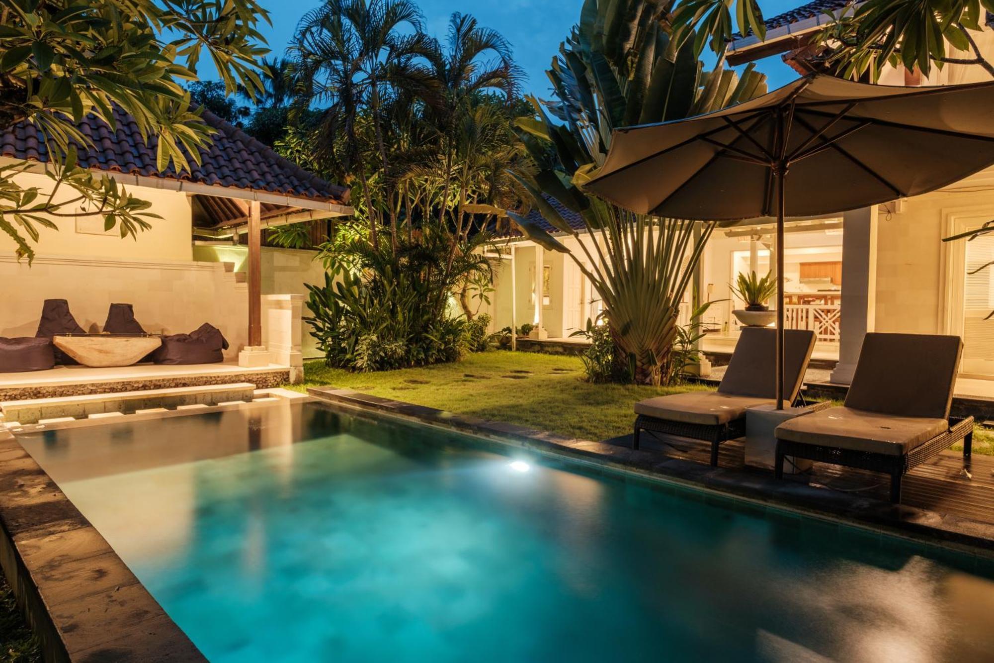 Uma Lima Villa Batu Belig - Close To The Beach Canggu  Exterior photo