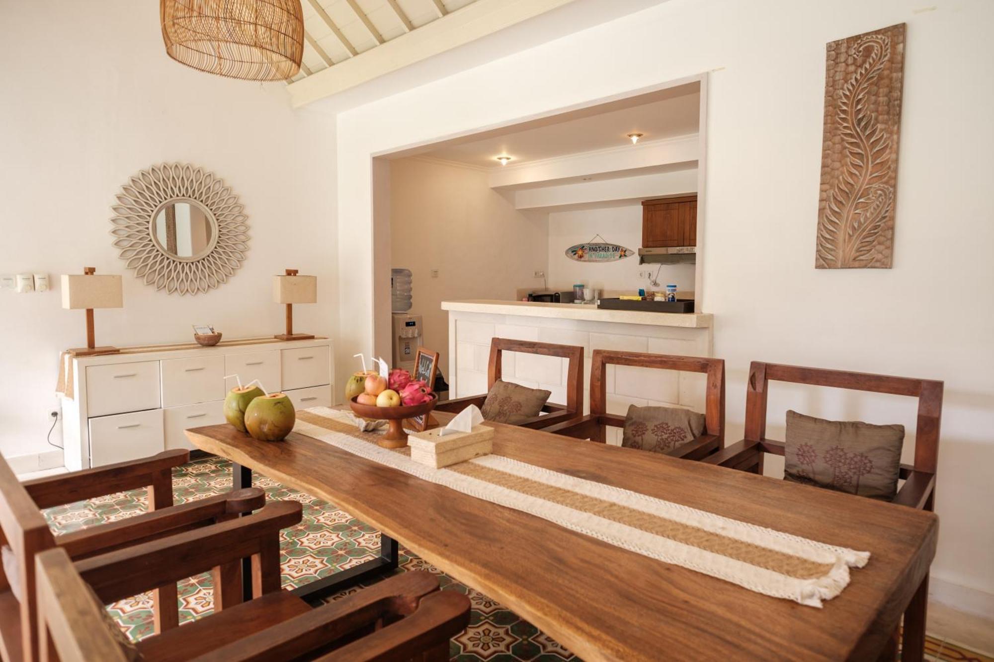 Uma Lima Villa Batu Belig - Close To The Beach Canggu  Exterior photo