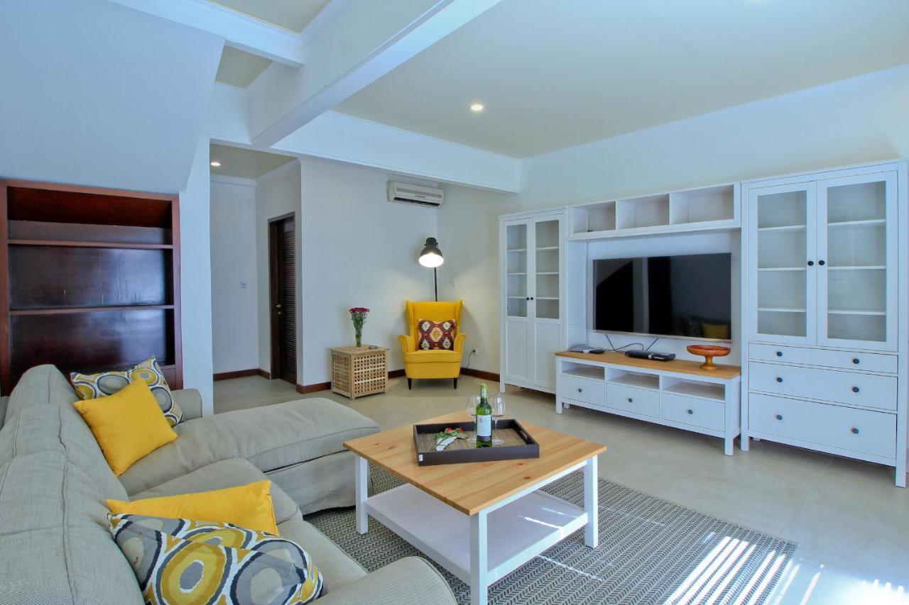 Uma Lima Villa Batu Belig - Close To The Beach Canggu  Exterior photo