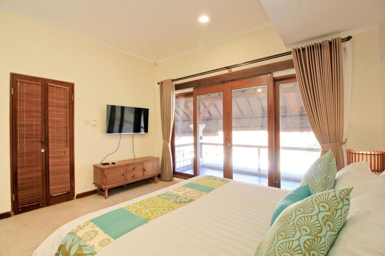 Uma Lima Villa Batu Belig - Close To The Beach Canggu  Exterior photo